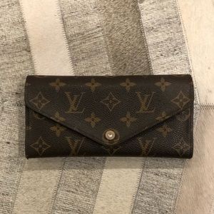LOUIS VUITTON - JOSEPHINE WALLET